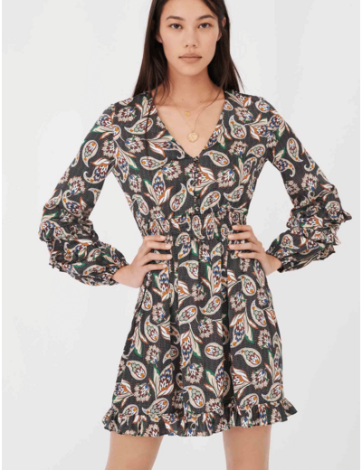 Robe en satin imprimé à volants