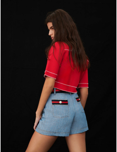 Short en jean avec ceinture contrastée