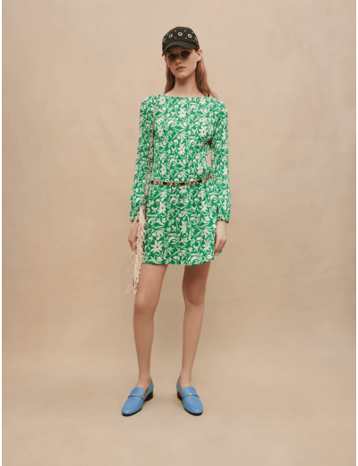 Robe courte à manches longues