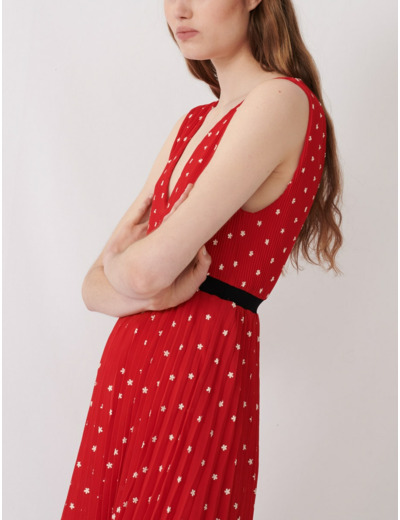 Robe brodée et plissée