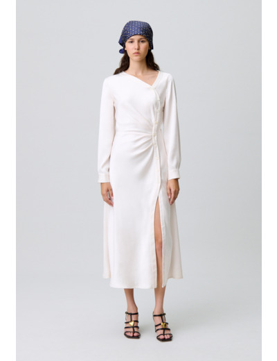 Robe longue satinée fluide
