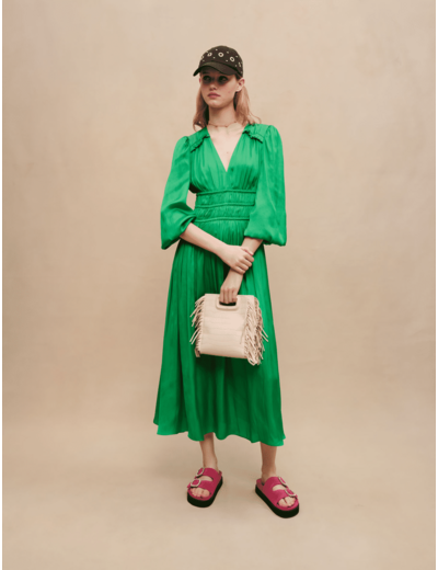Robe mi-longue satinée volantée