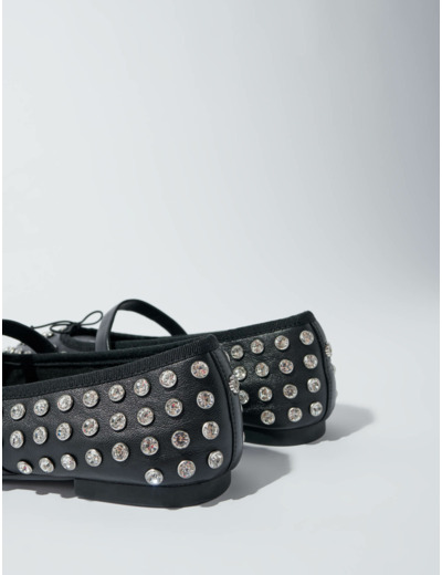 Ballerines ornées de strass