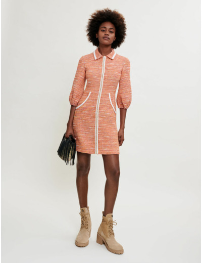 Robe en tweed à galons tressés