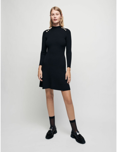 Robe en maille côtelée à boutons