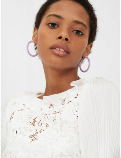 Robe plissée en mousseline et dentelles