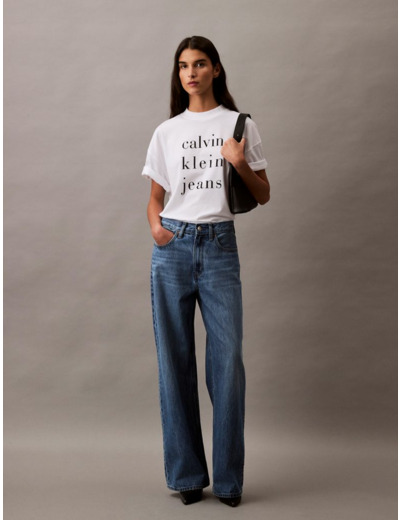 T-SHIRT AVEC LOGO