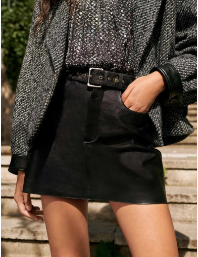 Jupe droite en cuir ceinture fantaisie