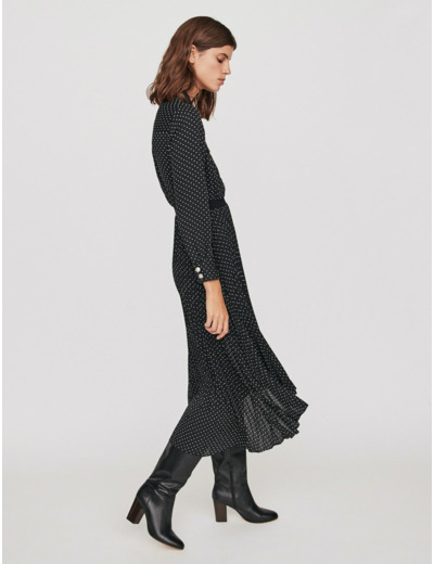 Robe longue plissée à pois