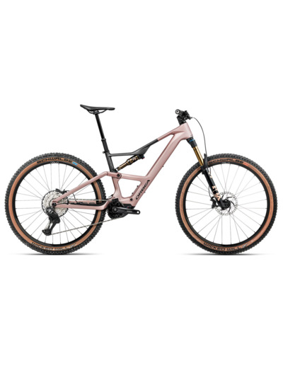 VTT tout suspendu électrique RISE SL M10 630W Rose du Désert/Carbone