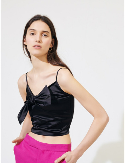 Top en satin à gros nœud