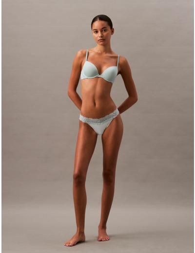 BIKINI ATTRACTION