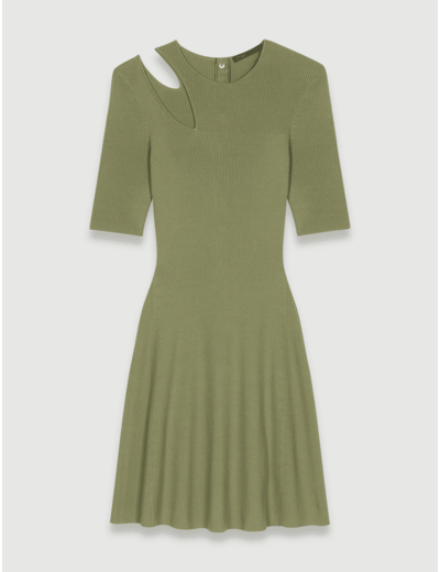 Robe en maille ouverte à l'épaule