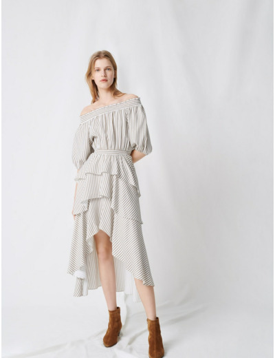 Robe smockée et rayée à volants