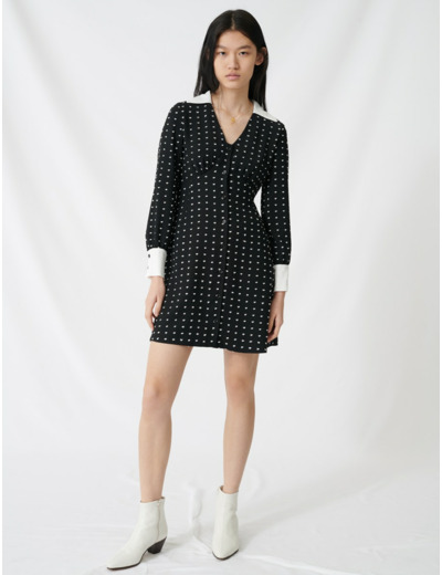 Robe à pois et finitions contrastées
