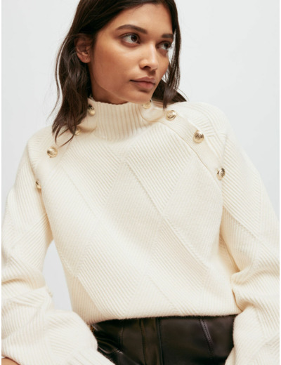Pull écru en jacquard à col montant