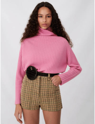 Short à carreaux et détails de boutons