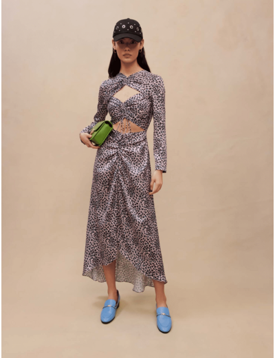Robe longue satinée et ajourée