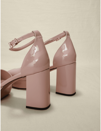 Sandales à talon en cuir vernis