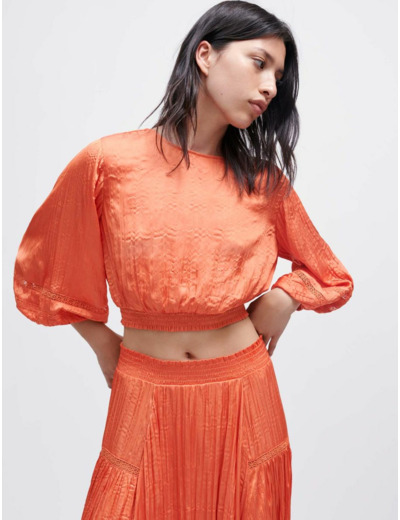 Crop top en satin effet froissé