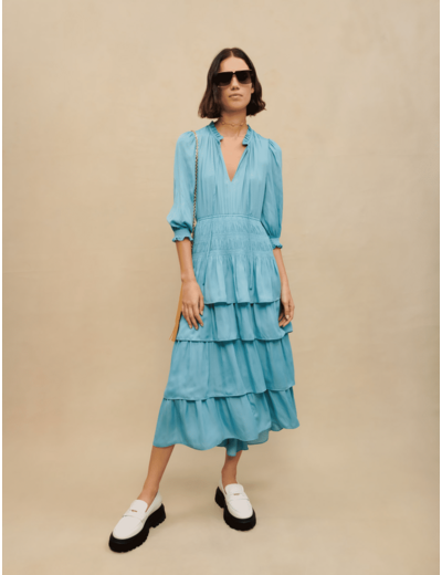 Robe longue satinée à volants