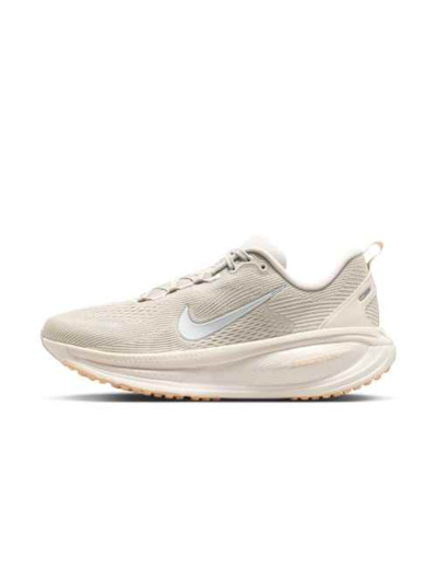 W NIKE VOMERO 18